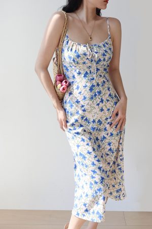 Vintage-Inspired Blue Butterfly Print Midi Dress with Waist Definition for Women - Perfect for Summer Vacations and 90s Style