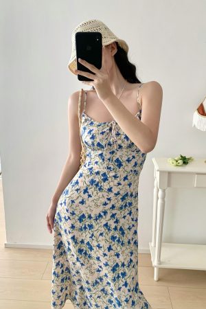 Vintage-Inspired Blue Butterfly Print Midi Dress with Waist Definition for Women - Perfect for Summer Vacations and 90s Style
