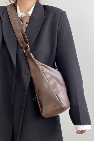 Vintage Large Capacity Shoulder Crossbody Bag for Women - Versatile Commuter Style for College and Everyday Use