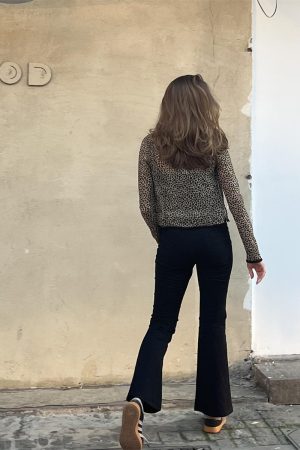 Vintage Leopard Print Cardigan with Lace Trim and Tie Detail - Spring 2025 Women's Slim Fit Fashion Top for a Wild Look