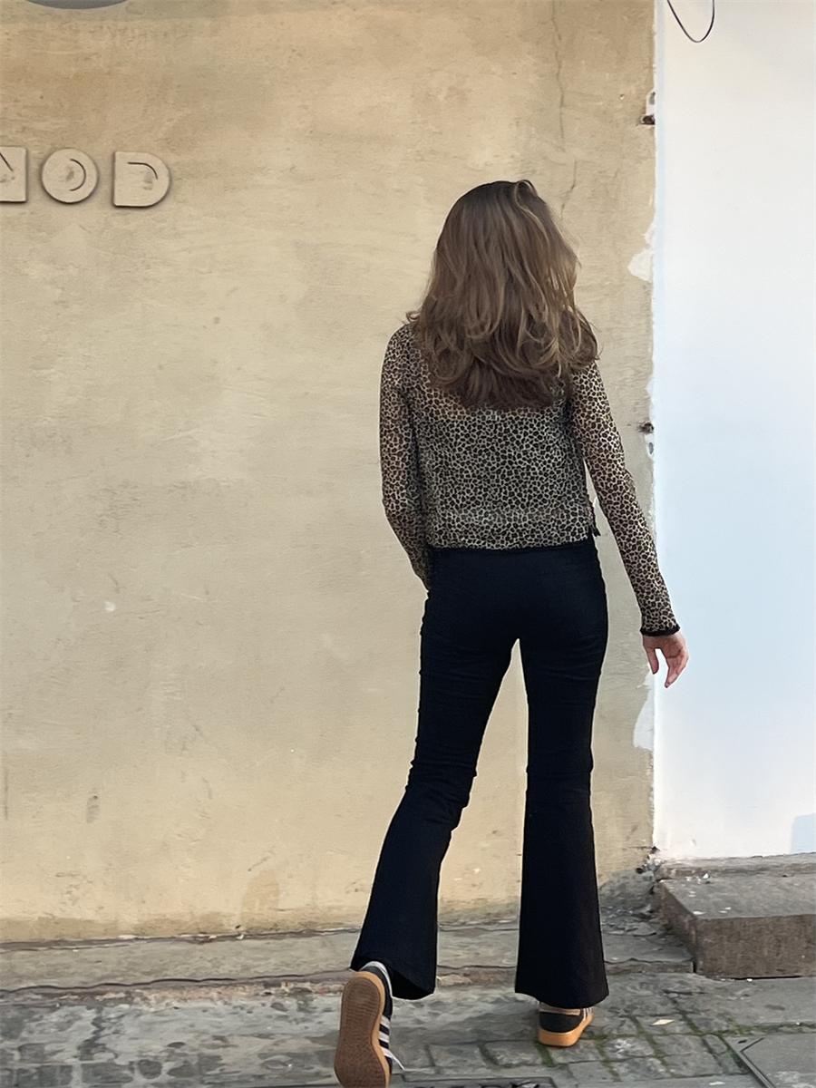 Vintage Leopard Print Cardigan with Lace Trim and Tie Detail - Spring 2025 Women's Slim Fit Fashion Top for a Wild Look Vintage Leopard Print Cardigan with Lace Trim and Tie Detail - Spring 2025 Women's Slim Fit Fashion Top for a Wild Look