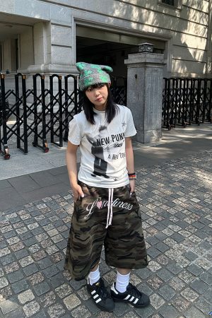 Vintage Punk Letter Print Round Neck Short Sleeve Unisex T-Shirt - Casual Summer Style for Men and Women