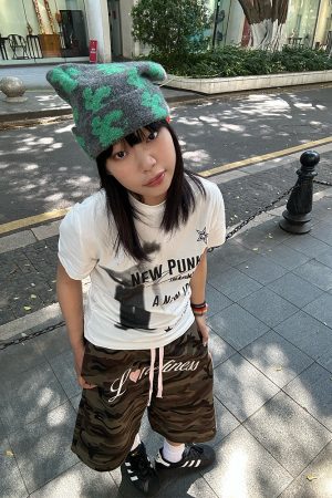 Vintage Punk Letter Print Round Neck Short Sleeve Unisex T-Shirt - Casual Summer Style for Men and Women