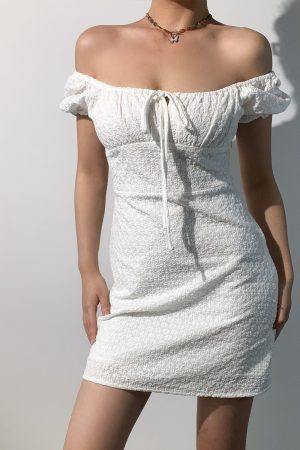 Vintage Sweet Square Neck Tie Waist Embroidered White Dress for Girls - Cute Zhao Lusi Inspired Style, Perfect for Y2K Fashion