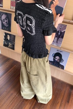 Vintage Textured Ruffled Slim Fit Short T-Shirt for Women - Summer Round Neck Jersey Short Sleeve Top in American Style