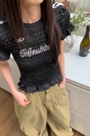 Vintage Textured Ruffled Slim Fit Short T-Shirt for Women - Summer Round Neck Jersey Short Sleeve Top in American Style