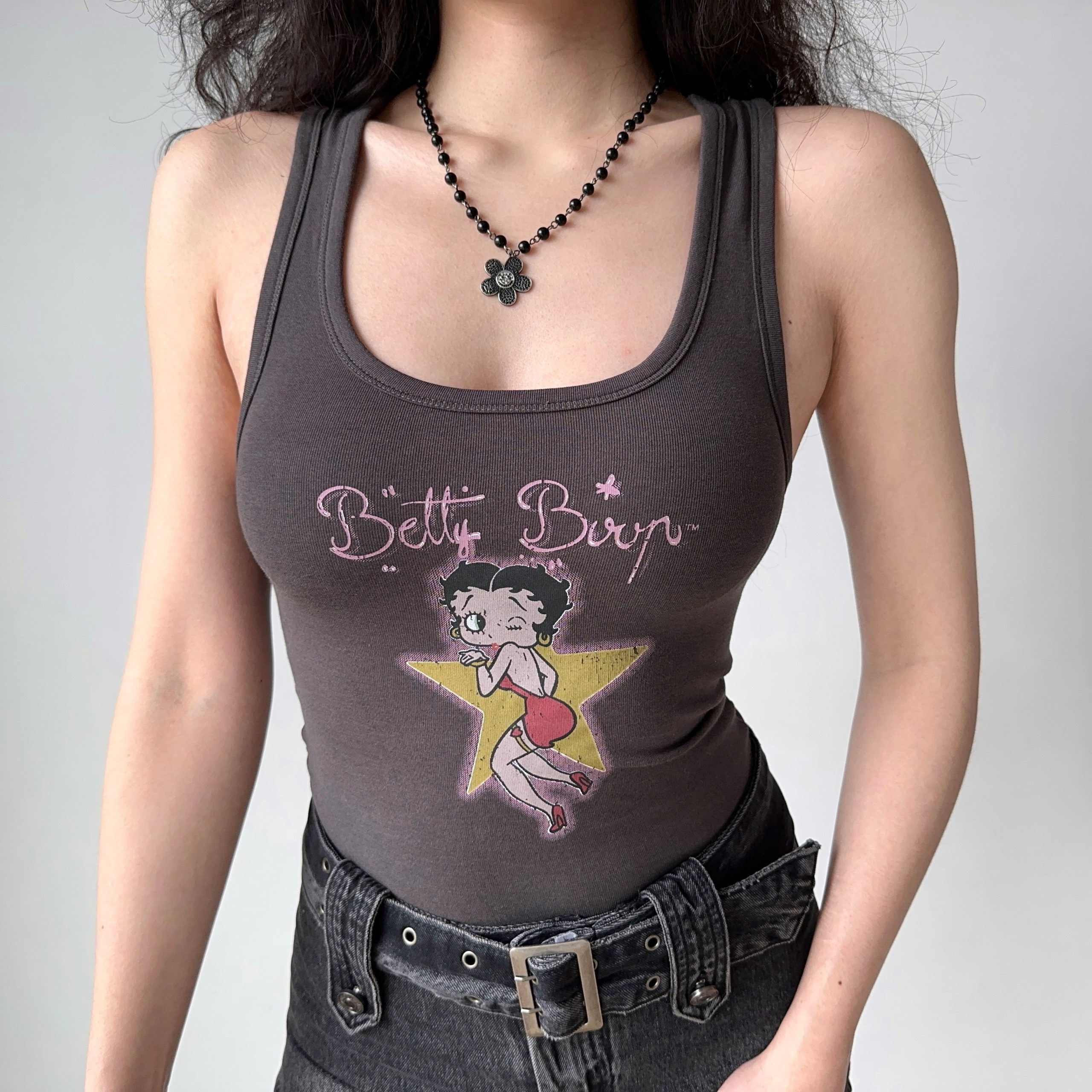 Vintage U-Neck Printed Tank Top for Women - Slim Fit Sleeveless Tee in American Style - Perfect for 90s and Y2K Fashion Vintage U-Neck Printed Tank Top for Women - Slim Fit Sleeveless Tee in American Style - Perfect for 90s and Y2K Fashion