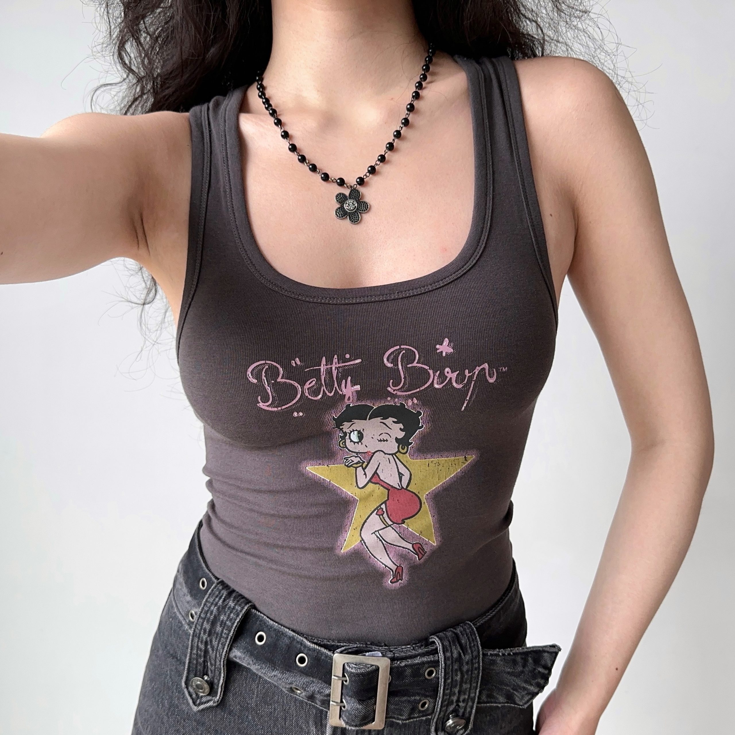 Vintage U-Neck Printed Tank Top for Women - Slim Fit Sleeveless Tee in American Style - Perfect for 90s and Y2K Fashion Vintage U-Neck Printed Tank Top for Women - Slim Fit Sleeveless Tee in American Style - Perfect for 90s and Y2K Fashion