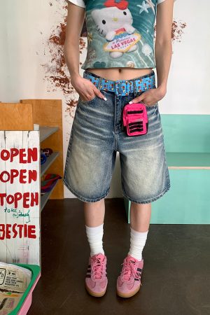 Vintage Washed Distressed Denim Shorts for Men and Women, Loose Casual High Street Five-Point Style for Summer Fashion