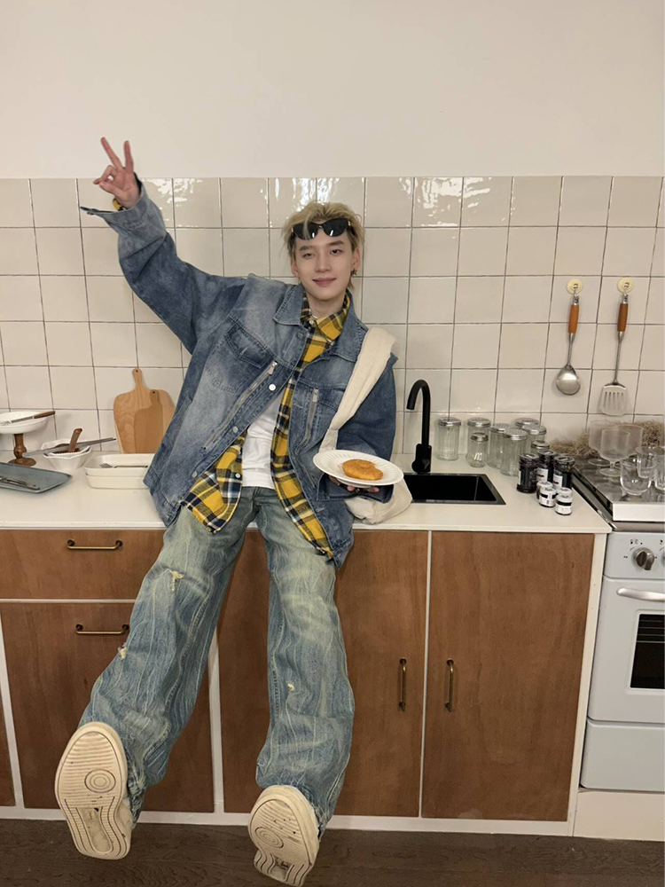 Vintage Washed Distressed Straight Leg Jeans for Men - Loose Fit Wide Leg Pants, Retro 90s Style Vintage Washed Distressed Straight Leg Jeans for Men - Loose Fit Wide Leg Pants, Retro 90s Style