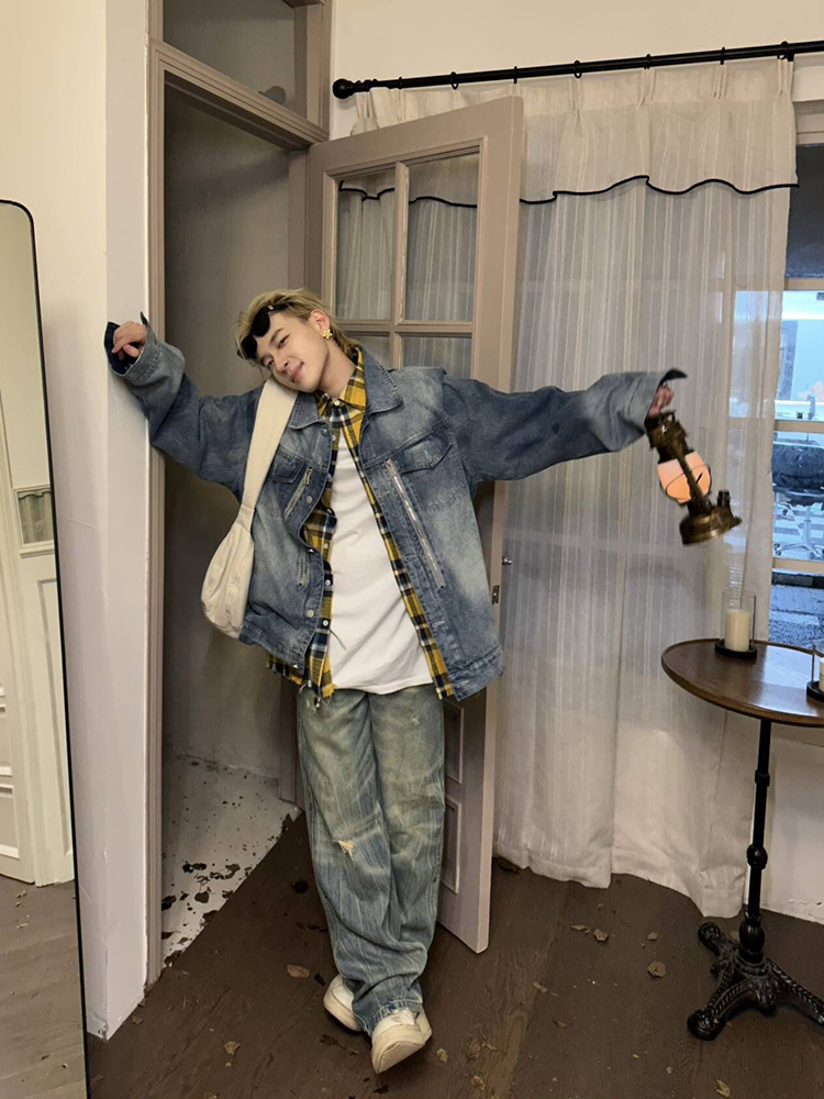 Vintage Washed Distressed Straight Leg Jeans for Men - Loose Fit Wide Leg Pants, Retro 90s Style Vintage Washed Distressed Straight Leg Jeans for Men - Loose Fit Wide Leg Pants, Retro 90s Style