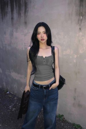 White Basic V-Neck Buttoned Strap Tank Top for Women, Slim-Fitting Waist-Exposing Design with Pocket, Casual Y2K Style