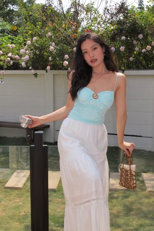 White High-Waisted French-Style Vacation Skirt - Itchy Texture Cake Skirt for Summer, Trendy and Chic