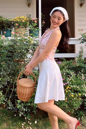 White Lace Half Skirt - Exclusive Craftsmanship French A-Line High-Waisted Short Umbrella Skirt for Chic Style