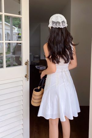 White Lace Half Skirt - Exclusive Craftsmanship French A-Line High-Waisted Short Umbrella Skirt for Chic Style