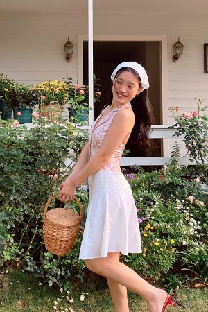 White Lace Half Skirt - Exclusive Craftsmanship French A-Line High-Waisted Short Umbrella Skirt for Chic Style