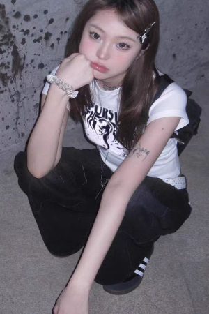 White Mermaid Print Short-Sleeve T-Shirt for Women - Retro Spicy Girl Casual Top, Slim Fit Summer Style