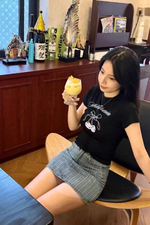 Women's American-Style Cherry Print Short T-Shirt, 2025 Summer Slim Fit, Round Neck, Regular Shoulder, Short Sleeves