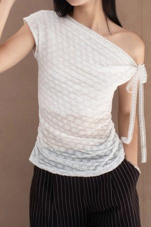 Women's Asymmetrical Off-Shoulder T-Shirt with Textured Floral Design - White Summer Top for 90s and Y2K Style