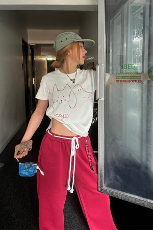 Women's Casual Short Sleeve T-Shirt with Round Neck, Simple Line Drawing, New Summer Style, Trendy 90s Fashion