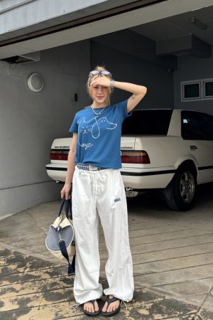 Women's Casual Short Sleeve T-Shirt with Round Neck, Simple Line Drawing, New Summer Style, Trendy 90s Fashion