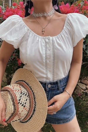 Women's Elegant Lantern Sleeve Embroidered Lace Short-Sleeve Shirt for Spring & Summer - Chic Vacation Top