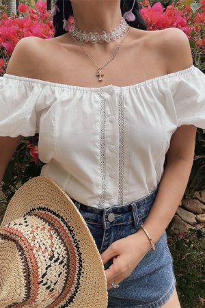 Women's Elegant Lantern Sleeve Embroidered Lace Short-Sleeve Shirt for Spring & Summer - Chic Vacation Top