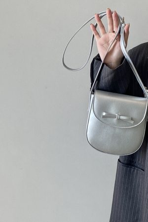 Women's Exquisite Silver Bow Crossbody Bag - Small Shoulder Bag for Spring Summer 2025 Niche Design