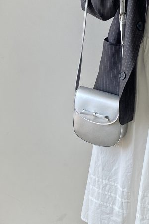 Women's Exquisite Silver Bow Crossbody Bag - Small Shoulder Bag for Spring Summer 2025 Niche Design