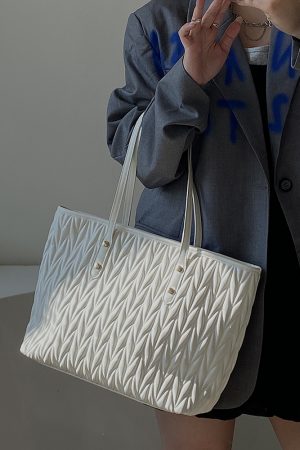 Women's High-End Large Capacity Commuter Tote Bag - 2025 Niche Design for Spring/Summer Fashion