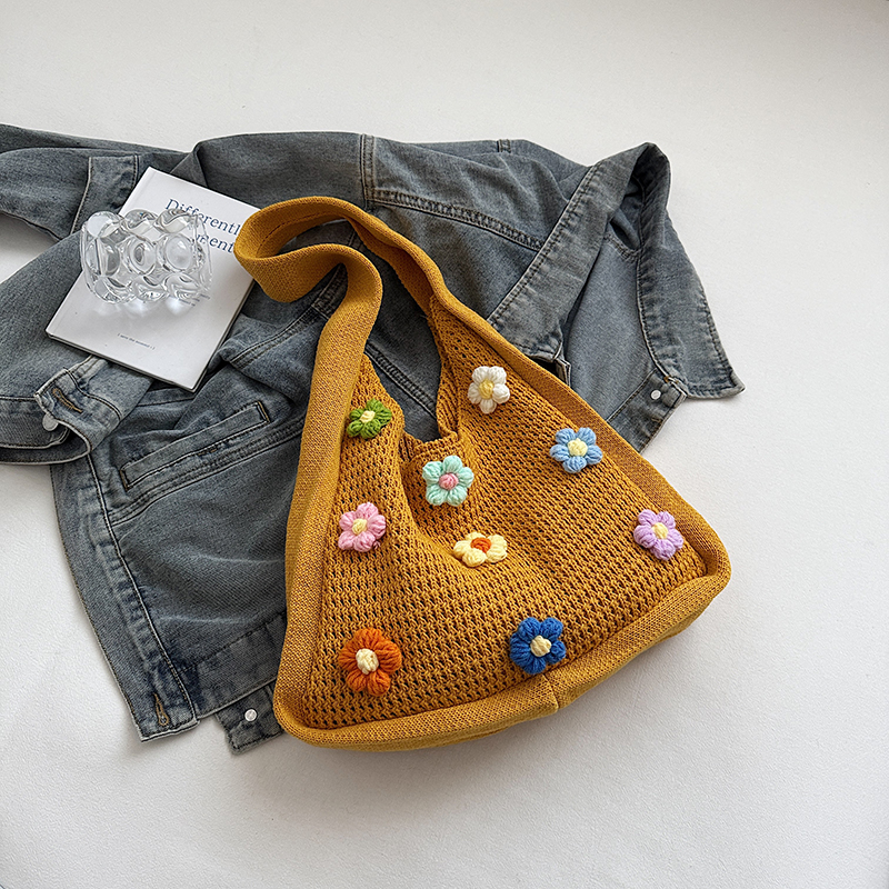 Women's Knitted Yarn Tote Bag - 2025 Trendy Lazy Style Shoulder Bag with Large Capacity for Commuting and Everyday Use Women's Knitted Yarn Tote Bag - 2025 Trendy Lazy Style Shoulder Bag with Large Capacity for Commuting and Everyday Use