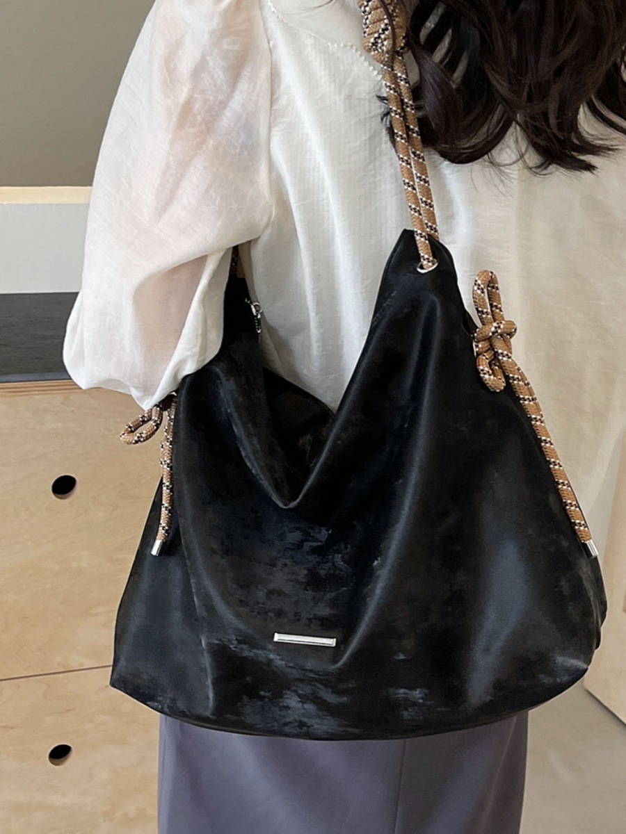 Women's Korean-Style Casual Large-Capacity Tote Bag - Trendy 2025 Summer Versatile Commuting Shoulder Bag Women's Korean-Style Casual Large-Capacity Tote Bag - Trendy 2025 Summer Versatile Commuting Shoulder Bag