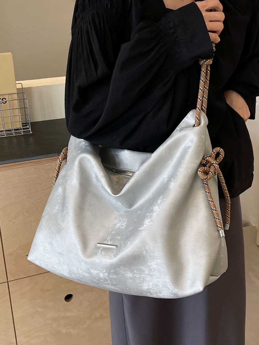 Women's Korean-Style Casual Large-Capacity Tote Bag - Trendy 2025 Summer Versatile Commuting Shoulder Bag Women's Korean-Style Casual Large-Capacity Tote Bag - Trendy 2025 Summer Versatile Commuting Shoulder Bag