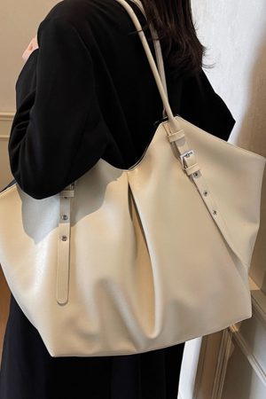 Women's Korean-Style Large-Capacity Shoulder Bag for Commuting - Trendy Winter 2025 Handbag