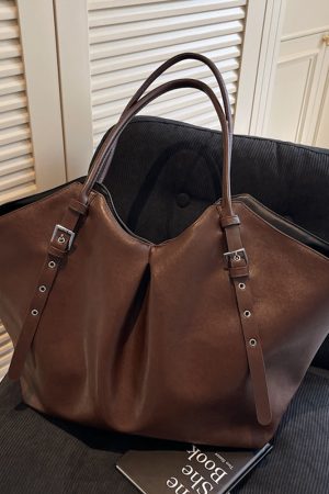 Women's Korean-Style Large-Capacity Shoulder Bag for Commuting - Trendy Winter 2025 Handbag