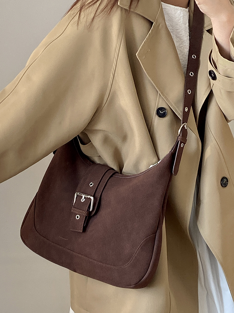 Women's Matte Retro Saddle Bag 2025 - Large Capacity Versatile Shoulder Crossbody Bag for Everyday and Travel Women's Matte Retro Saddle Bag 2025 - Large Capacity Versatile Shoulder Crossbody Bag for Everyday and Travel