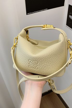 Women's Minimalist Bucket Bag - 2025 Summer Versatile Crossbody Handbag, Trendy High-End Fashion Accessory