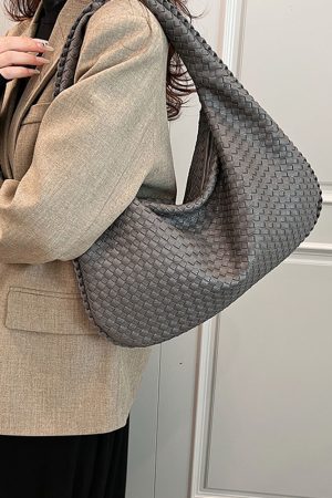 Women's Minimalist Dumpling Handbag - Large Capacity Casual Shoulder Bag for Spring/Summer 2025 Fashion