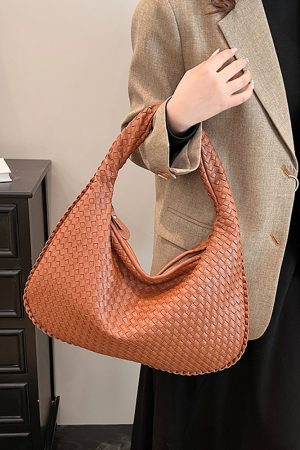 Women's Minimalist Dumpling Handbag - Large Capacity Casual Shoulder Bag for Spring/Summer 2025 Fashion