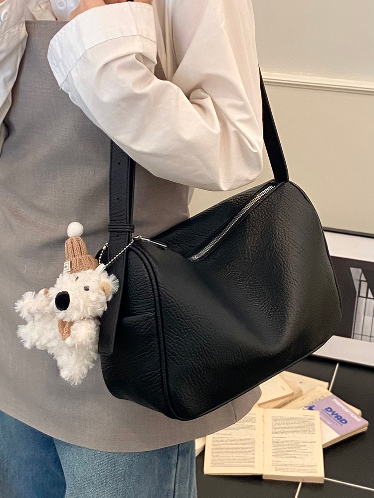 Women's Minimalist Luxury Crossbody Bag - Versatile Casual Shoulder Bag for Work and Commuting - Summer 2025 Fashion Women's Minimalist Luxury Crossbody Bag - Versatile Casual Shoulder Bag for Work and Commuting - Summer 2025 Fashion