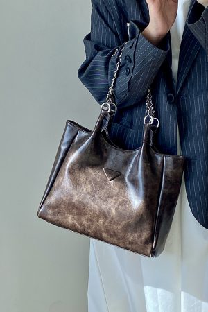 Women's Retro Chain Tote Bag - Large Capacity Shoulder Handbag for Spring & Summer Commuting, 2025 Fashion Trend