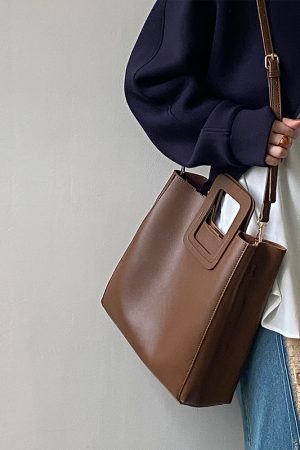 Women's Retro Handheld Tote Bag - Large Capacity Crossbody Bag for Spring Summer 2025 - Niche Design, Chic Style