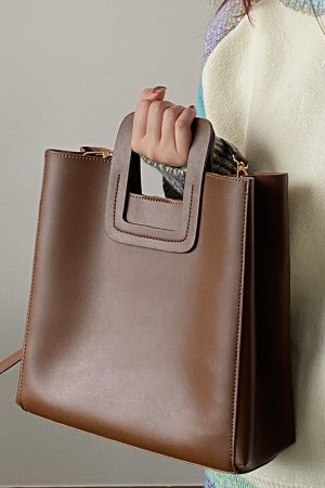 Women's Retro Handheld Tote Bag - Large Capacity Crossbody Bag for Spring Summer 2025 - Niche Design, Chic Style