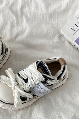 Women's Retro Round-Toe Thick-Soled Canvas Shoes - 2025 Spring Big-Headed Board Shoes, Non-Repetitive Design, Stylish Little White Sneakers