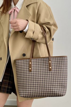 Women's Retro Tote Bag - High-End Shoulder Handbag for Spring Summer 2025 - Large Stylish Design