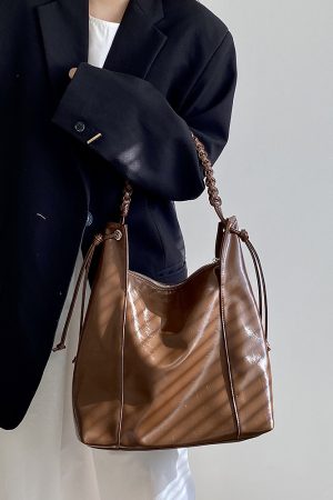 Women's Retro Woven Tote Bag - Large Capacity Shoulder Handbag for Commuting - Trendy 2025 Niche Design