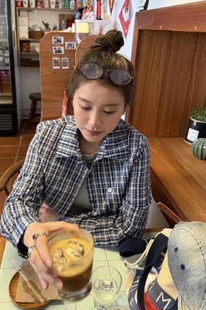 Women's Slim Fit Long Sleeve Polo Shirt - Short Version Grid Design Street Style for Spring - Trendy Hot Girl Look