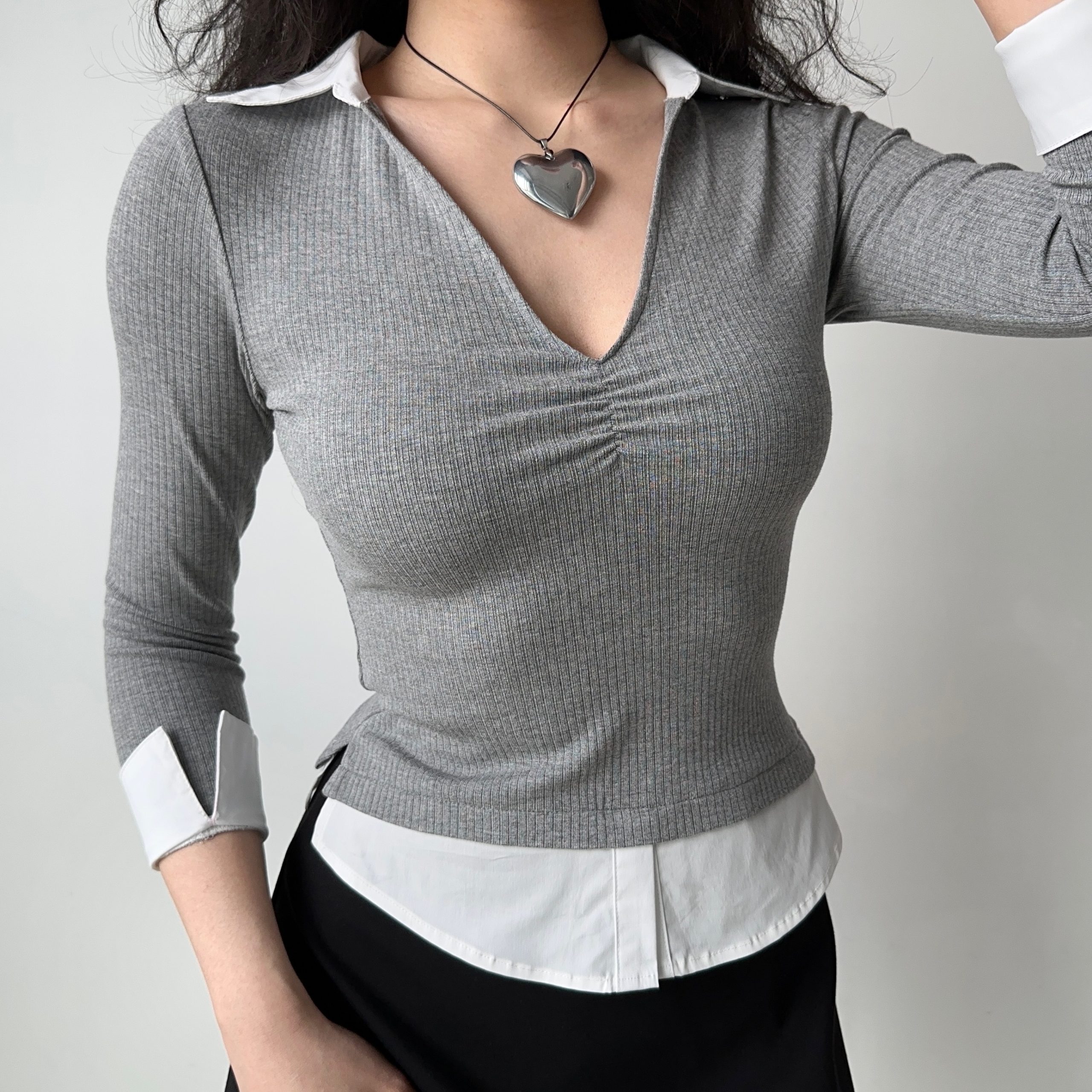 Women’s Slim Fit V-neck Spliced Two-Piece T-shirt with Three-Quarter Sleeves - Flattering Casual Top for Everyday Wear Women’s Slim Fit V-neck Spliced Two-Piece T-shirt with Three-Quarter Sleeves - Flattering Casual Top for Everyday Wear