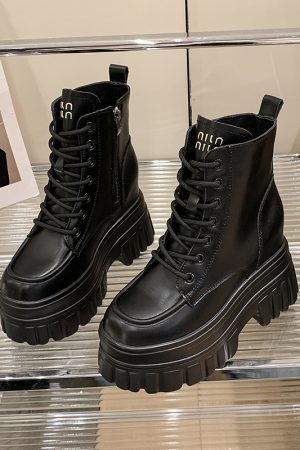 Women's Small Martin Boots - British Style, Plush Thick-Soled Short Boots for Autumn Winter 2024, Slimming Height-Increasing Design