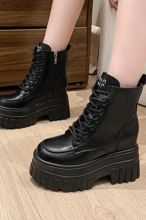 Women's Small Martin Boots - British Style, Plush Thick-Soled Short Boots for Autumn Winter 2024, Slimming Height-Increasing Design